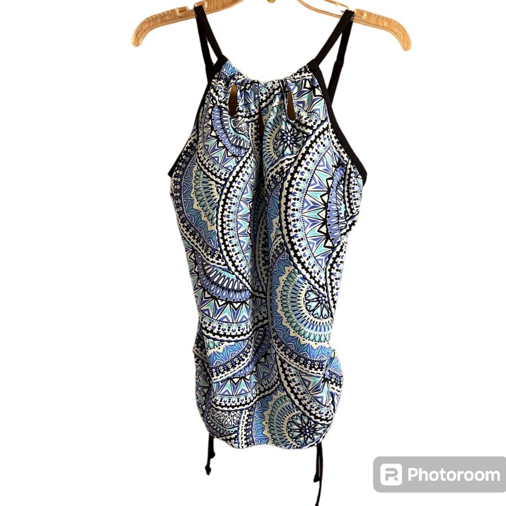 FREE COUNTRY swim top